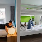 Nyon Hostel *