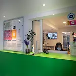 Ostello Nyon Hostel *