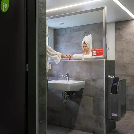 Хостел Nyon Hostel