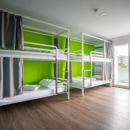Nyon Hostel Hostel *