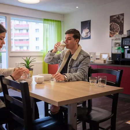 Nyon Hostel Auberge de jeunesse *