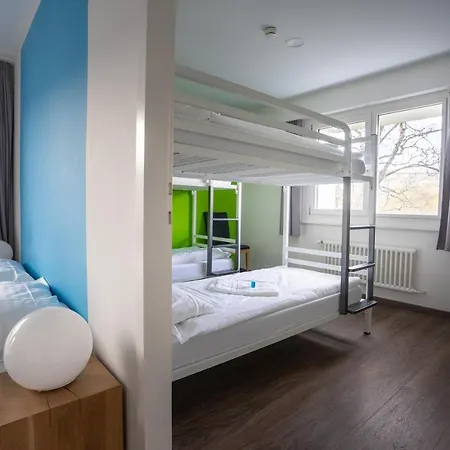 Nyon Hostel * Ньон