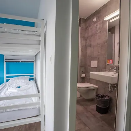 Nyon Hostel Ньон