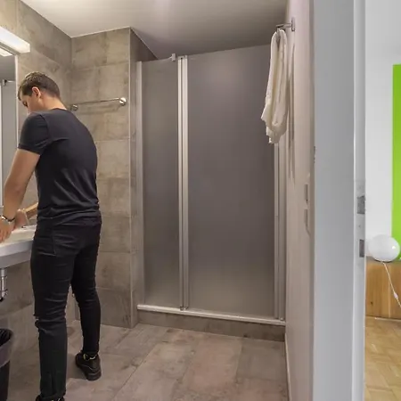 Хостел Nyon Hostel