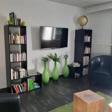 Nyon Hostel Hostel *