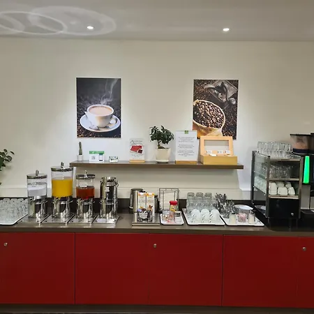 Nyon Hostel