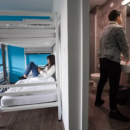Nyon Hostel *