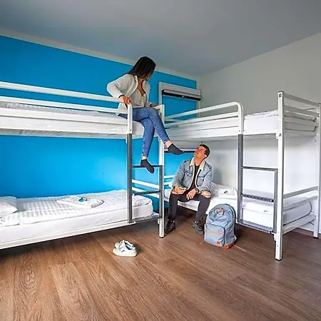 Nyon Hostel * Nyon