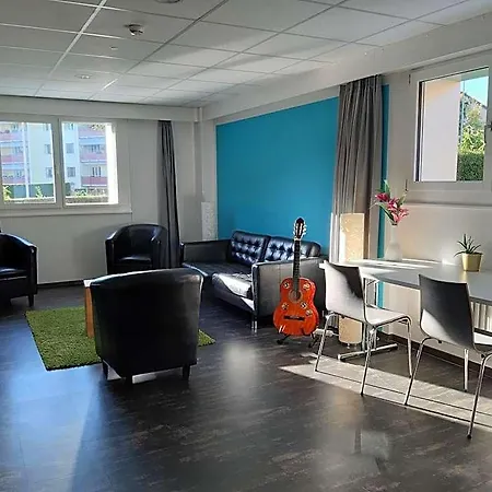 Hostel Nyon Hostel *