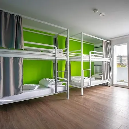 Nyon Hostel Hostel *
