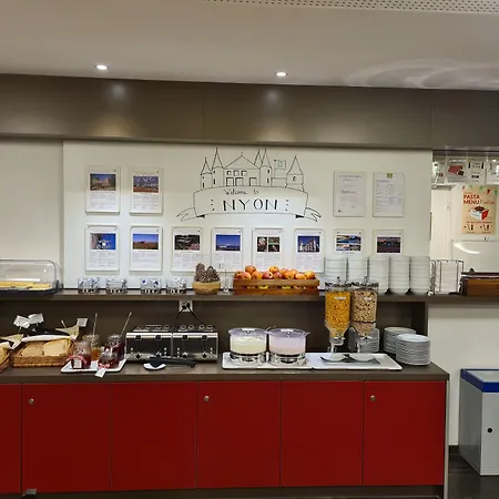 Nyon Hostel