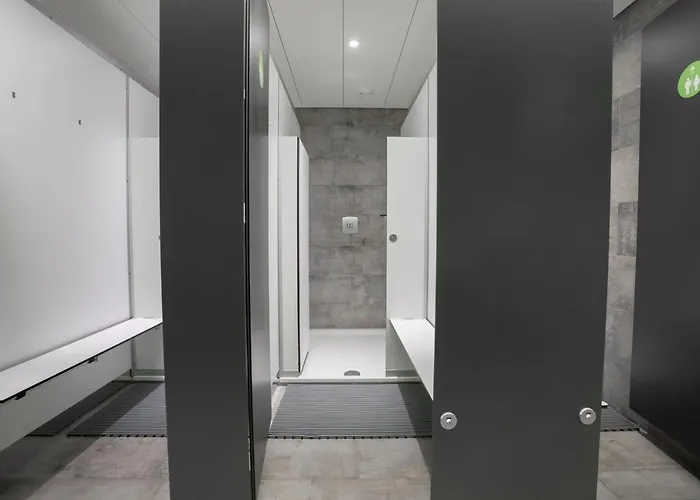 Hostel Nyon Hostel *