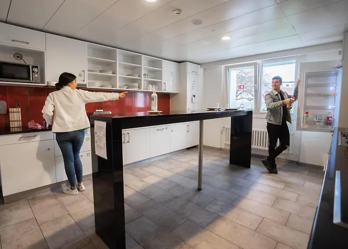 ニヨン ホステル ニヨン