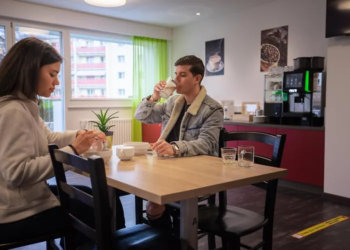 ニヨン ホステル ホステル *