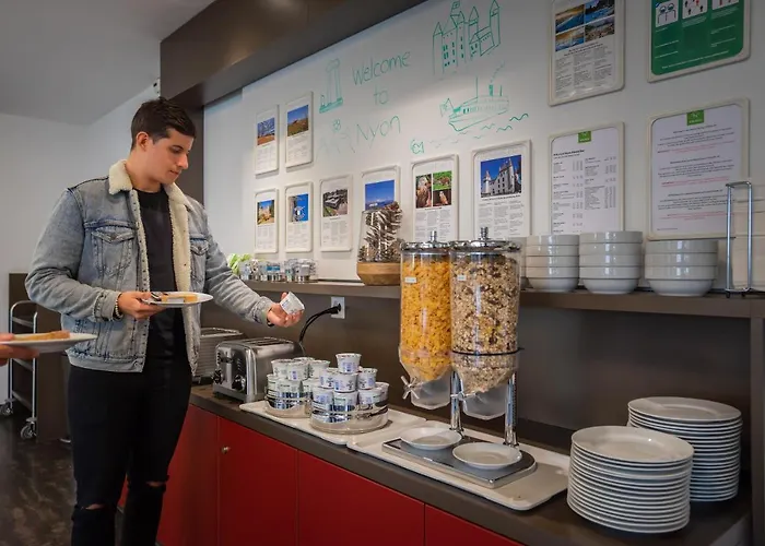 ニヨン ホステル ニヨン