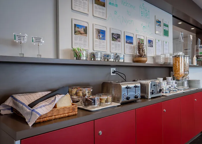 Hostel Nyon Hostel *