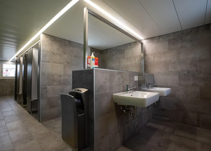 ニヨン ホステル ニヨン