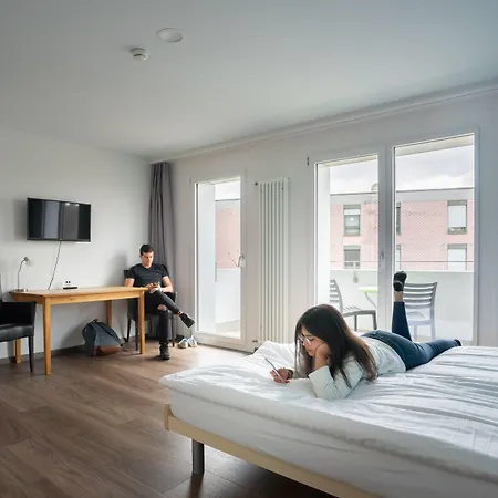 Nyon Hostel