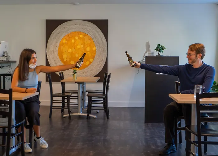 Vandrerhjem Nyon Hostel *